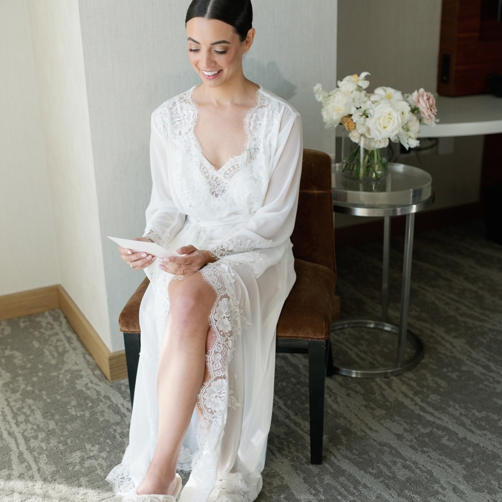 Ivory Lace Robe - Picture 9 of 10